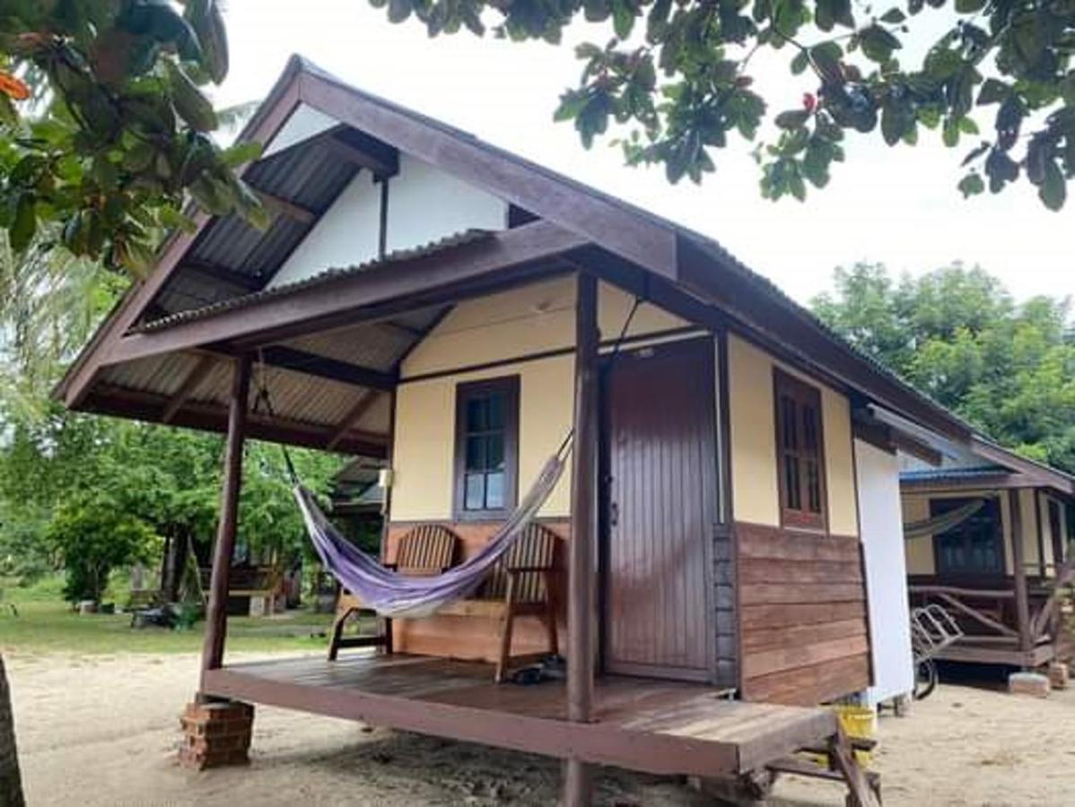 Pinks Bungalow Baan Tai Exterior photo