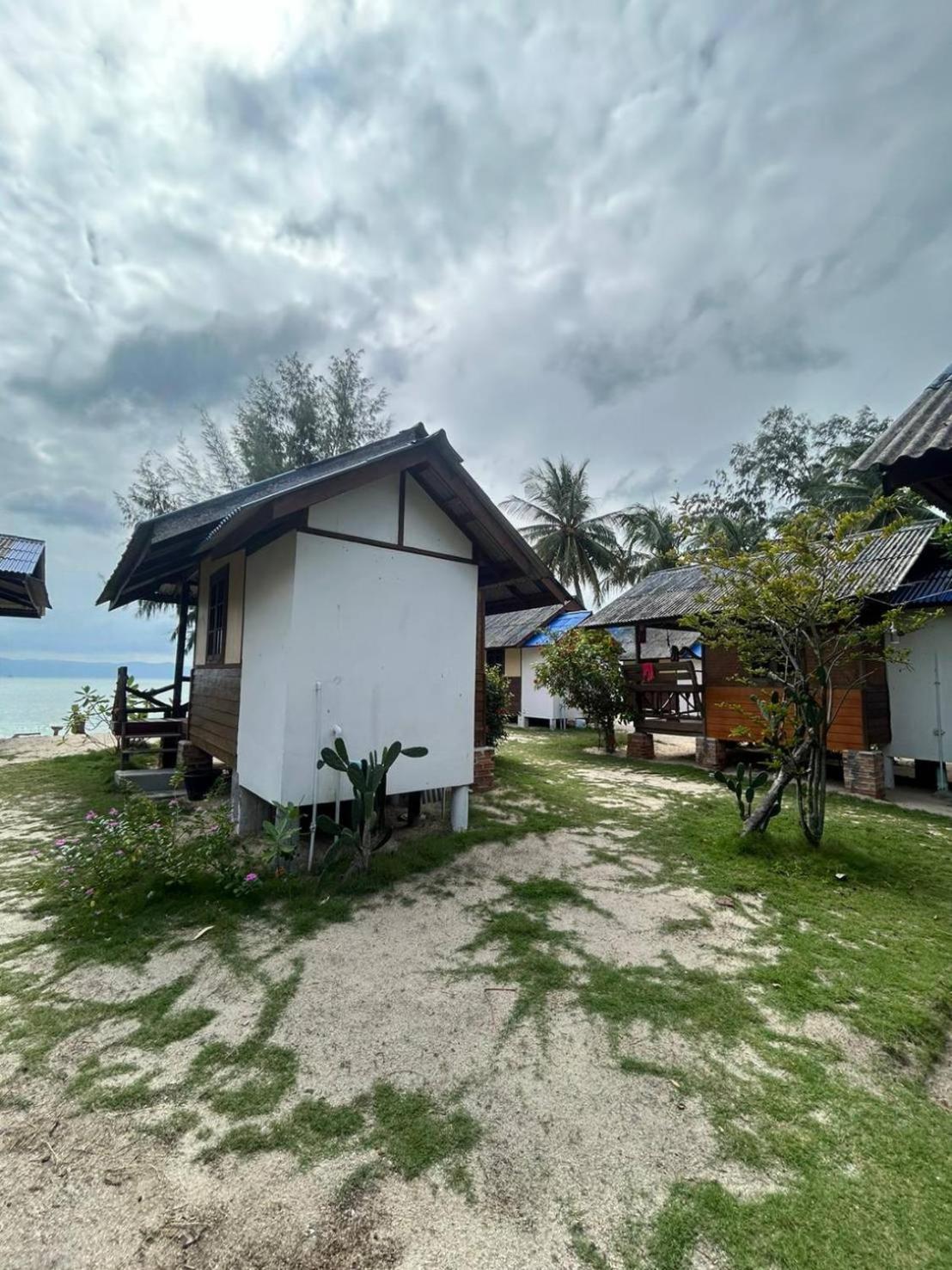 Pinks Bungalow Baan Tai Exterior photo