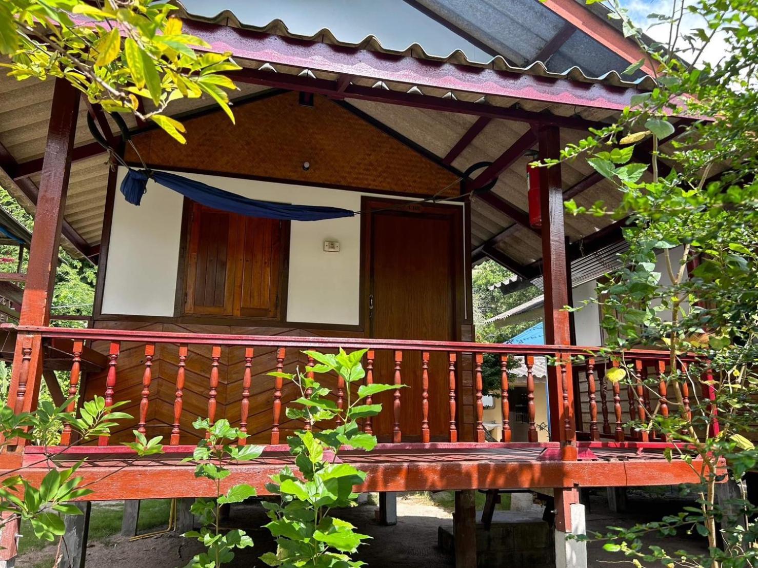 Pinks Bungalow Baan Tai Exterior photo
